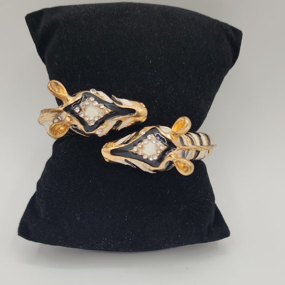 Double Zebra Enamel Striped Bangle Bracelet - Picture 4 of 10